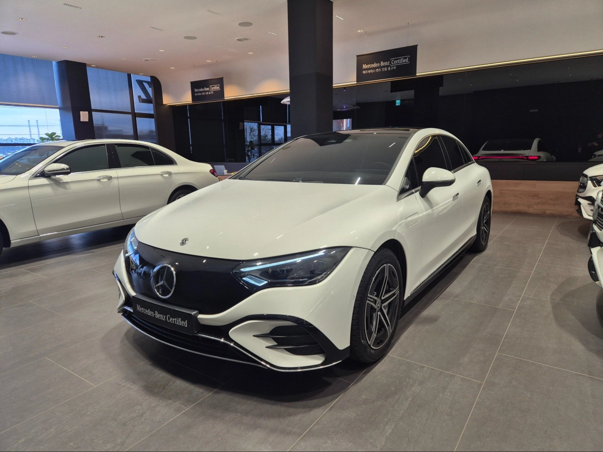 MERCEDES BENZ EQE V295  2024