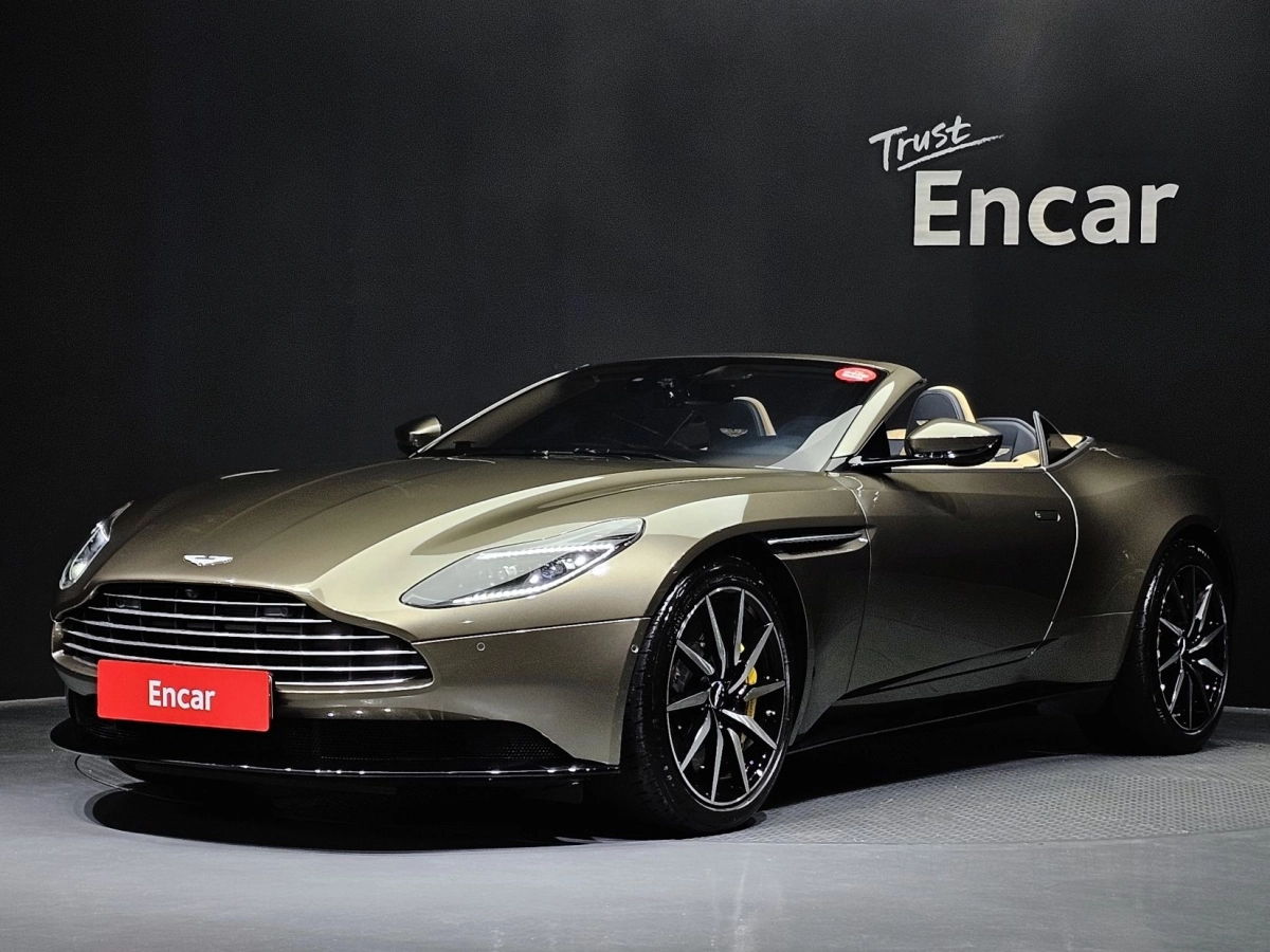 ASTON MARTIN DB11  2019