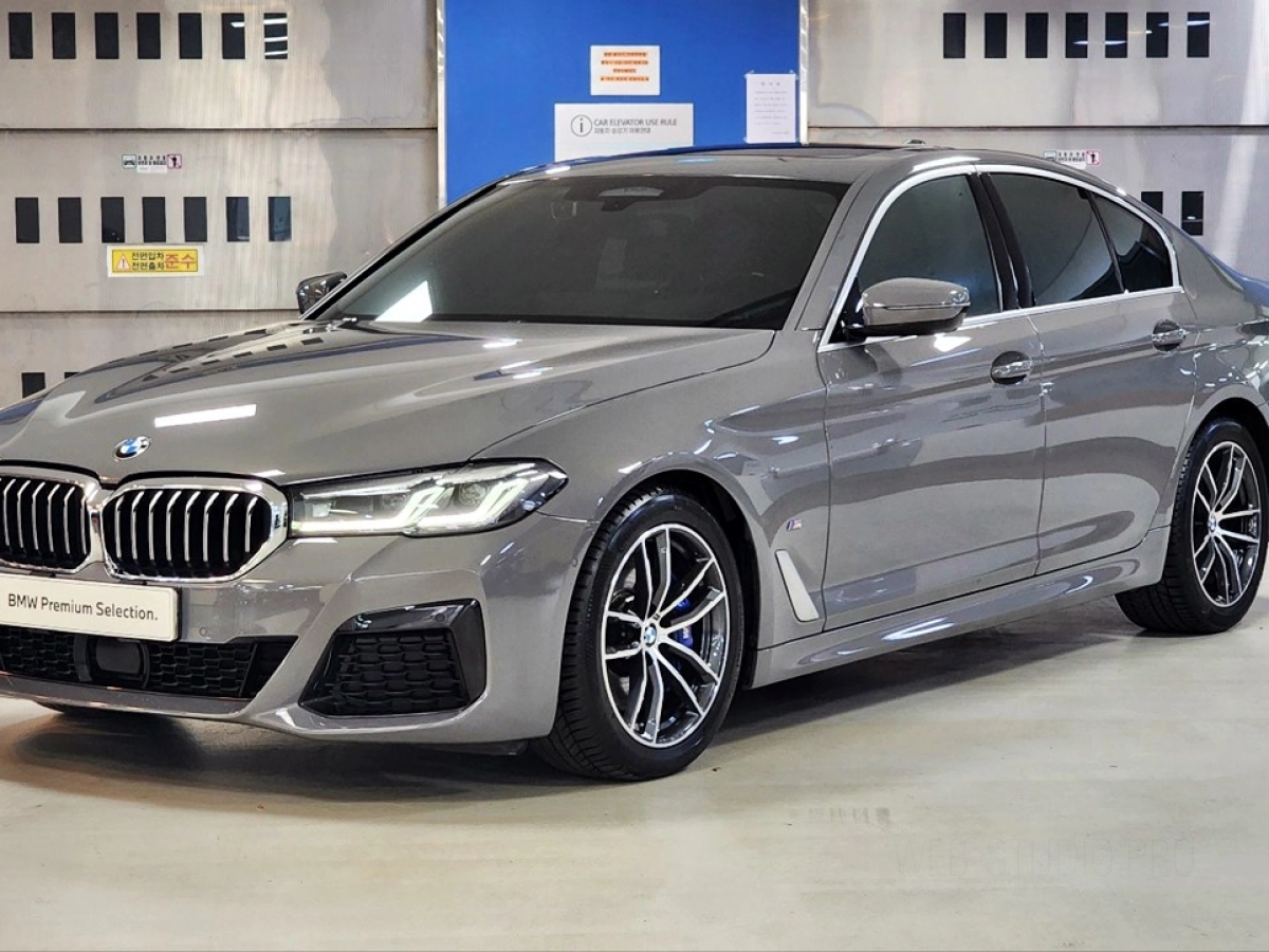 BMW 5-SERIES G30 2022