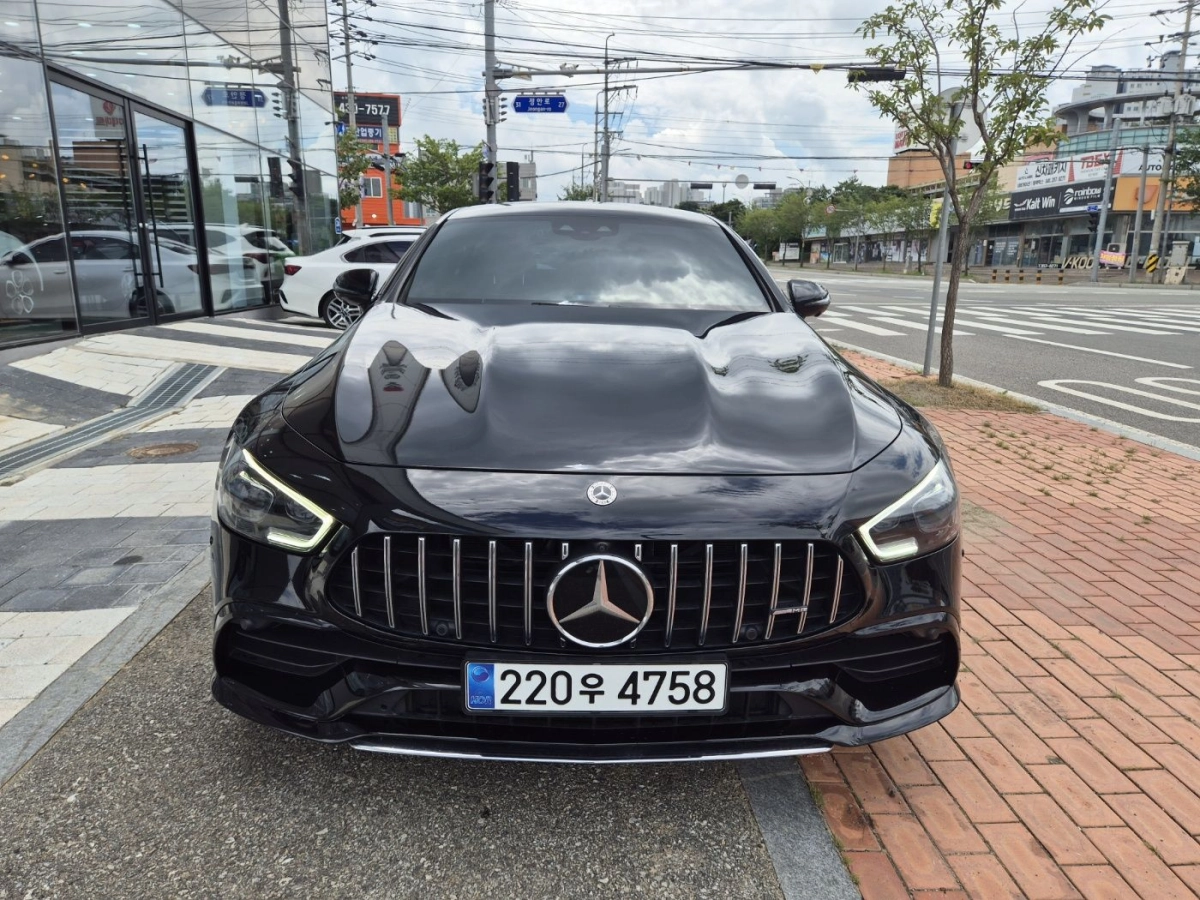 MERCEDES BENZ AMG GT