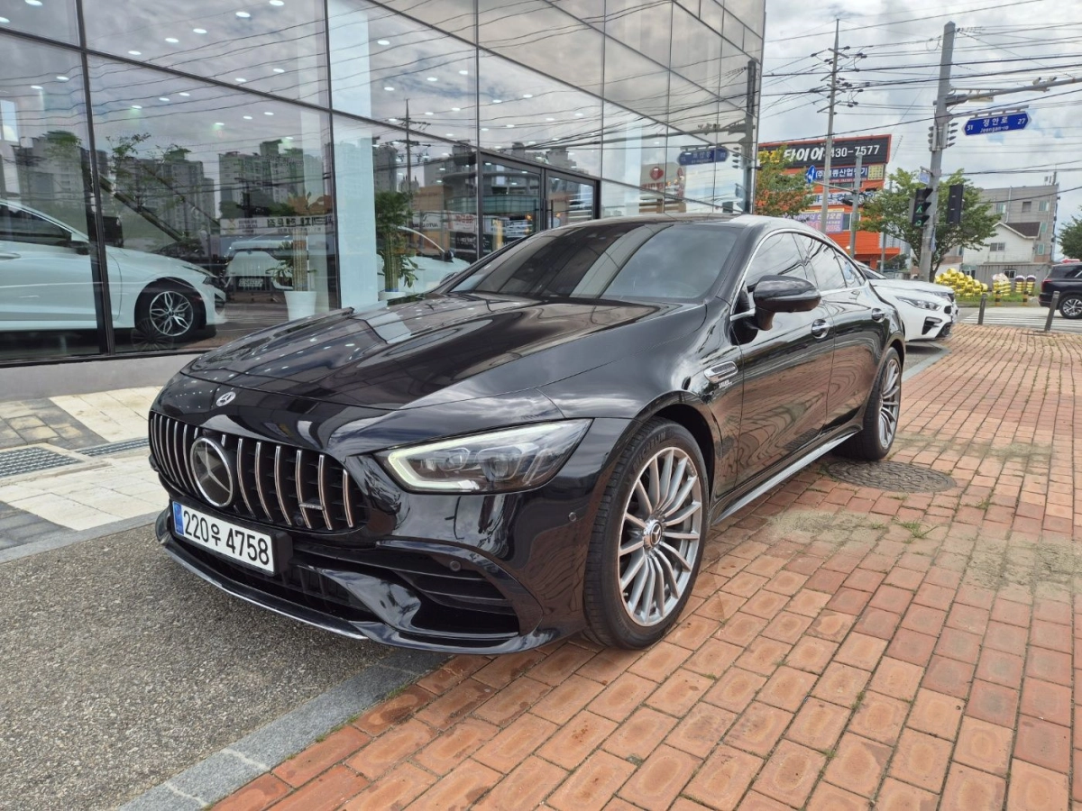 MERCEDES BENZ AMG GT