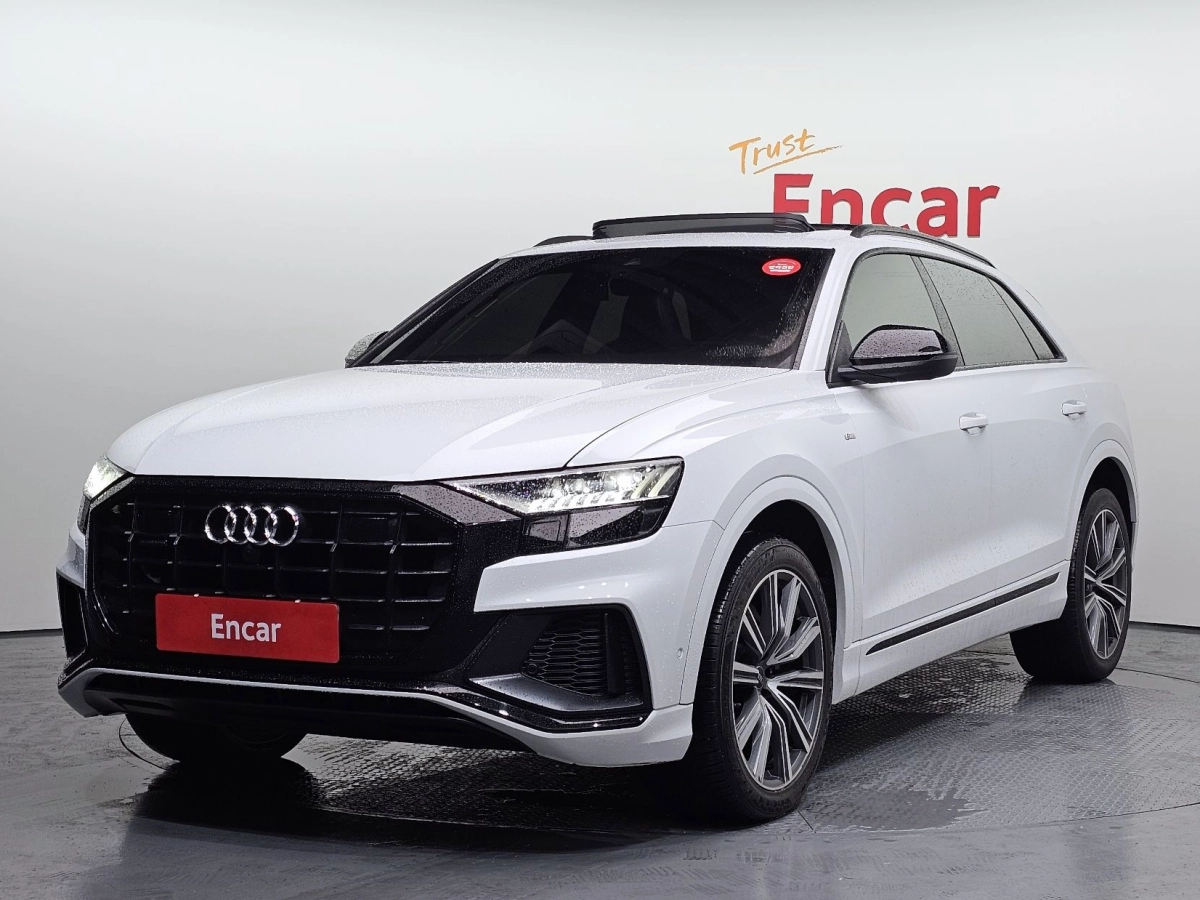 AUDI Q8 4M