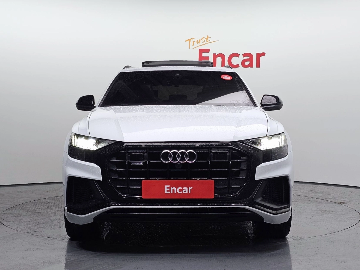 AUDI Q8 4M