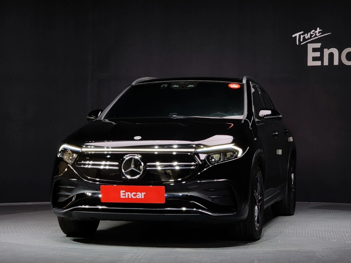 MERCEDES BENZ EQA H243