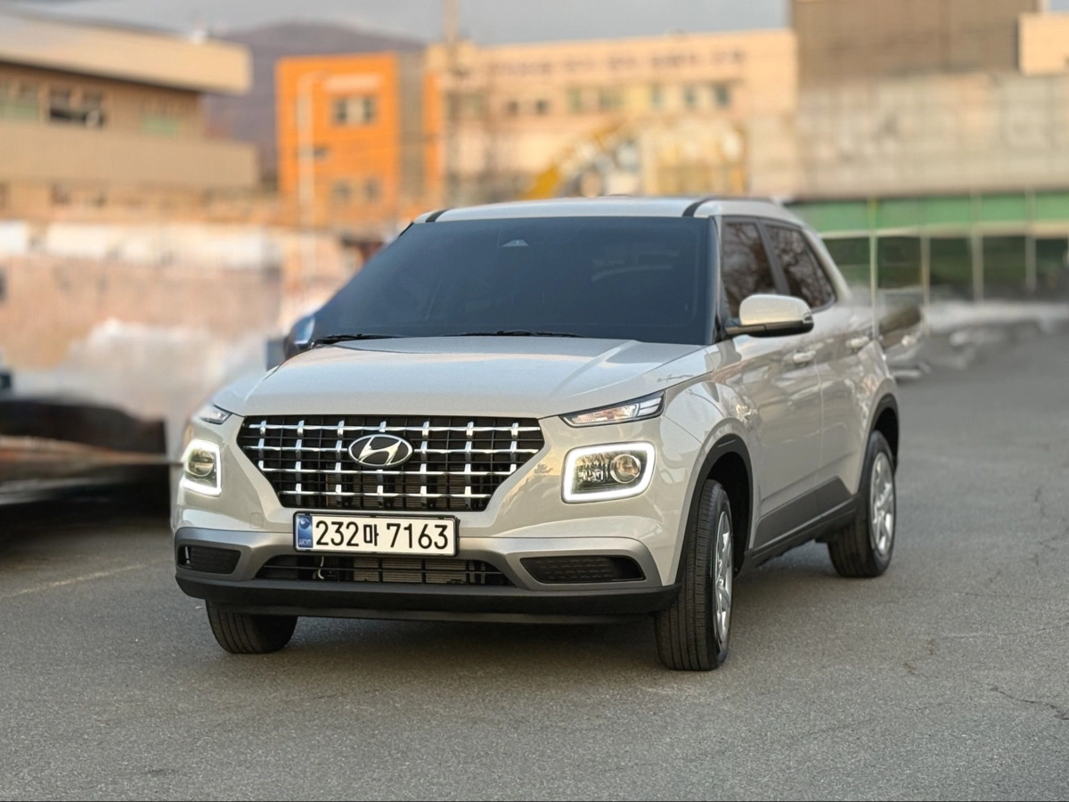 HYUNDAI VENUE