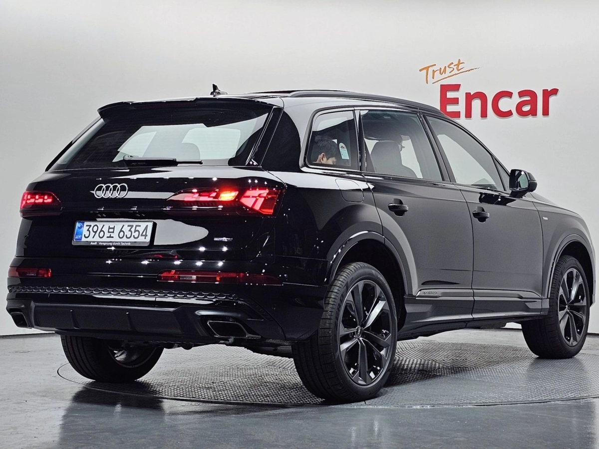 AUDI Q7 4M