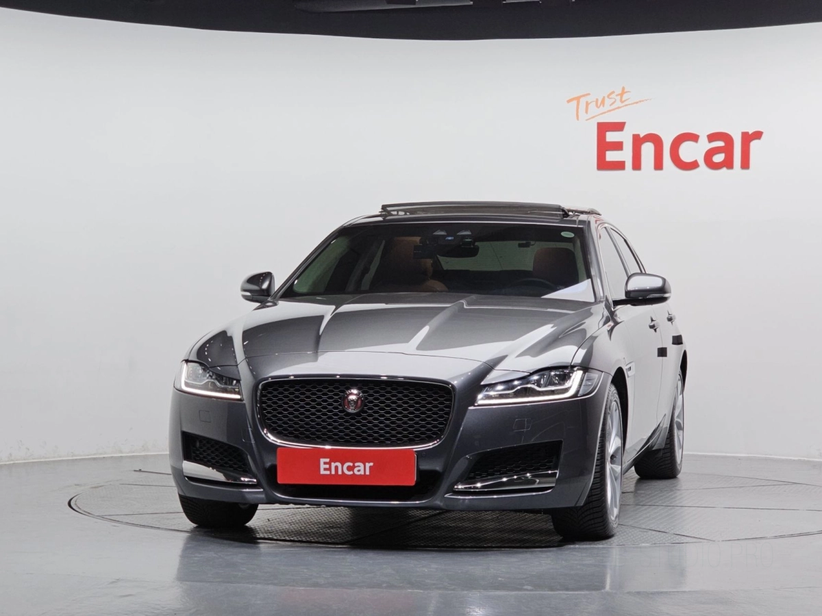 JAGUAR XF X260