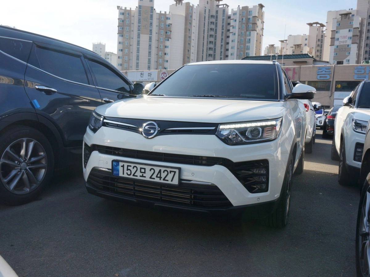SSANGYONG TIVOLI VERY NEW
