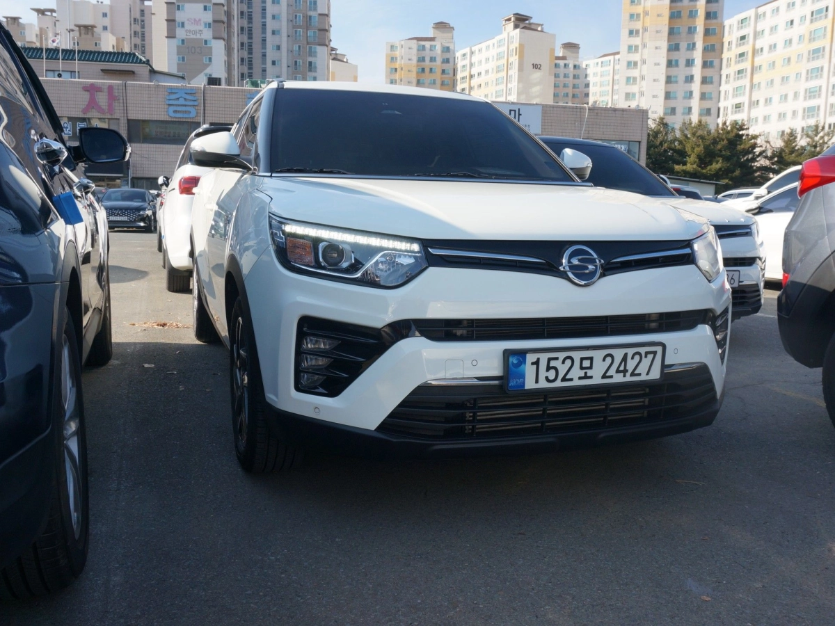 SSANGYONG TIVOLI VERY NEW