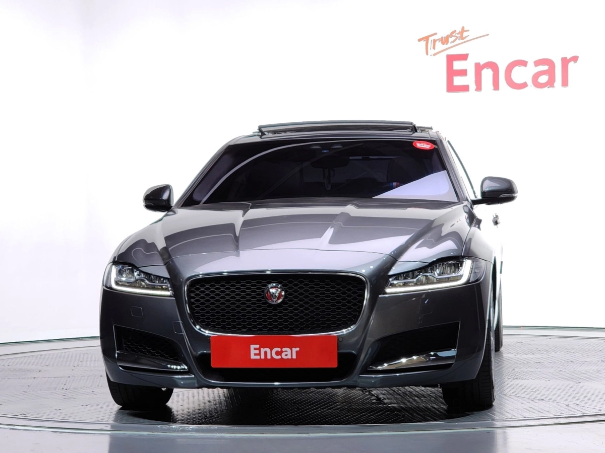 JAGUAR XF X260