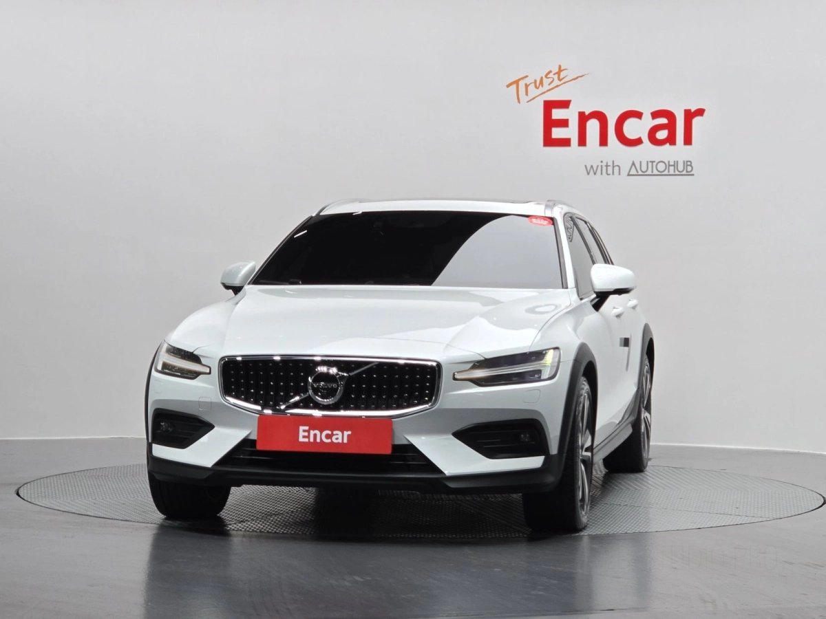 VOLVO V60 CROSS COUNTRY