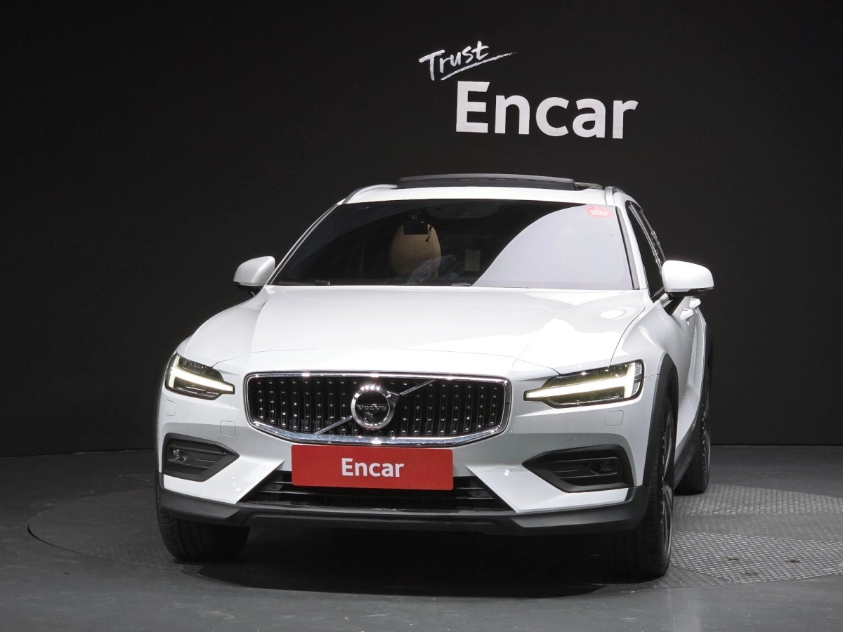 VOLVO V60 CROSS COUNTRY