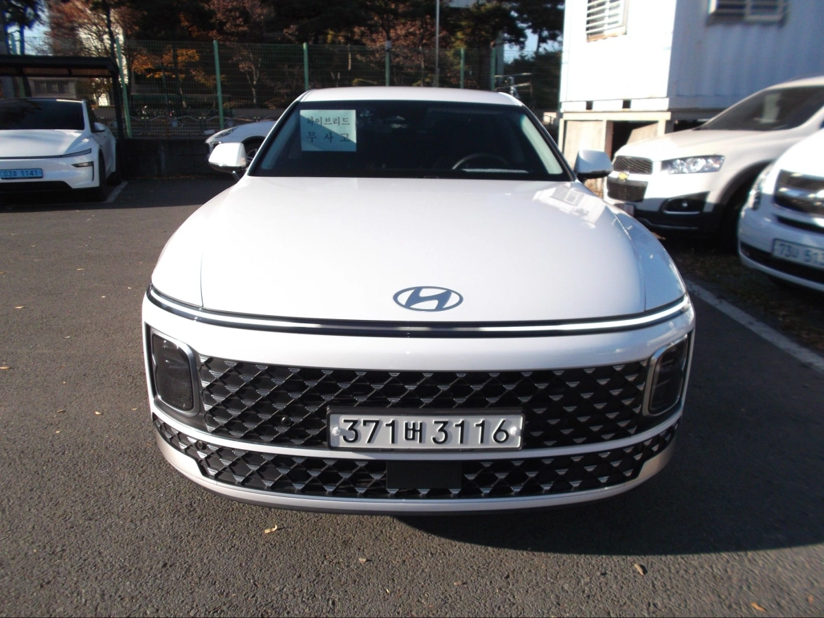 HYUNDAI GRANDEUR HYBRID GN7  2023