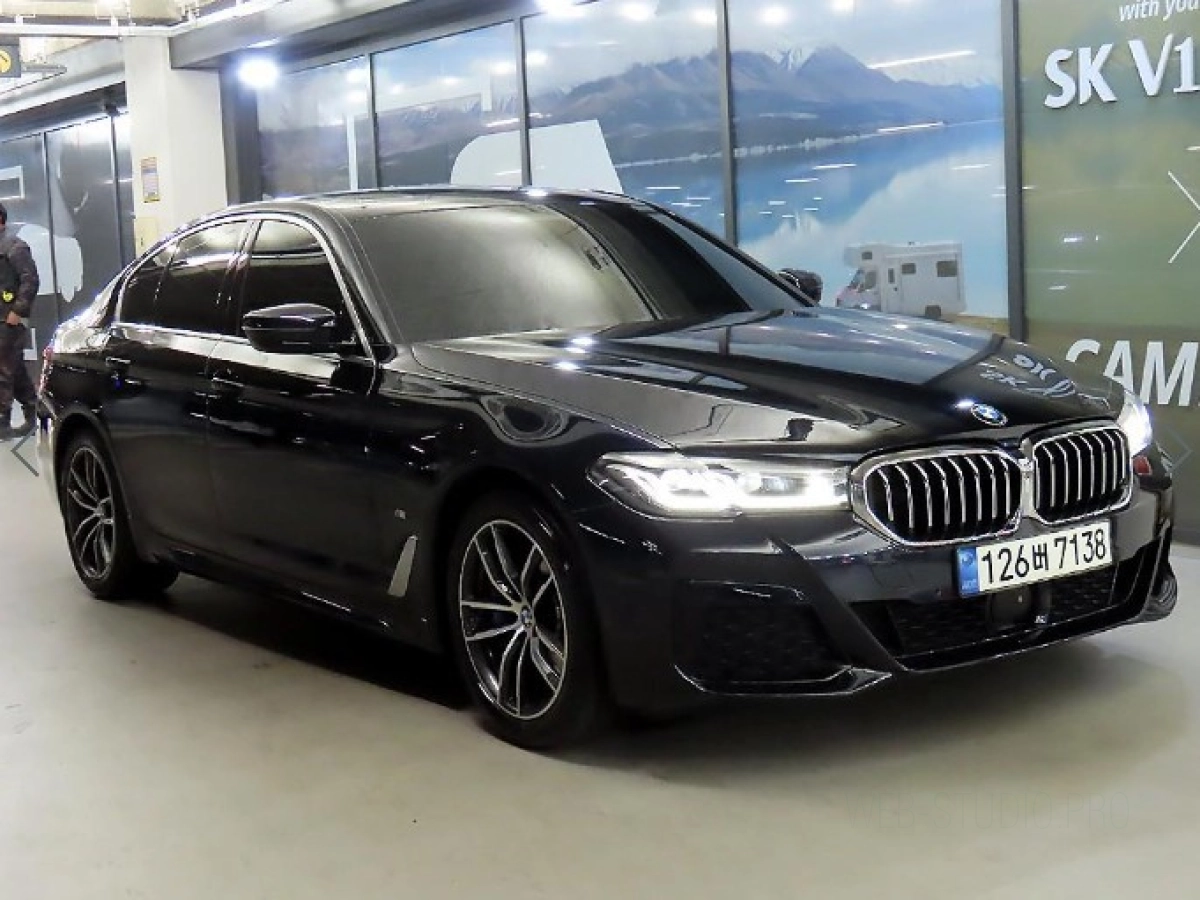 BMW 5-SERIES G30 2021