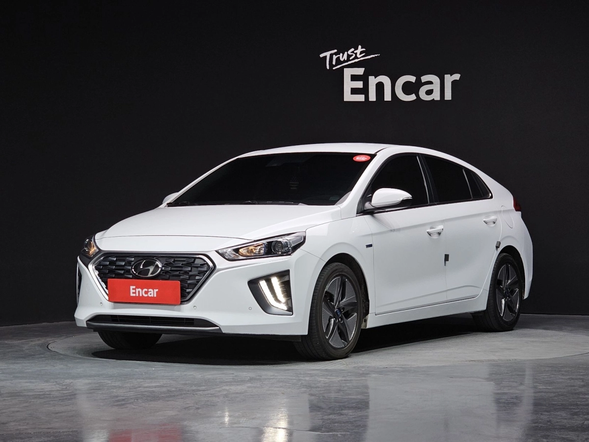 HYUNDAI IONIQ HYBRID  2020