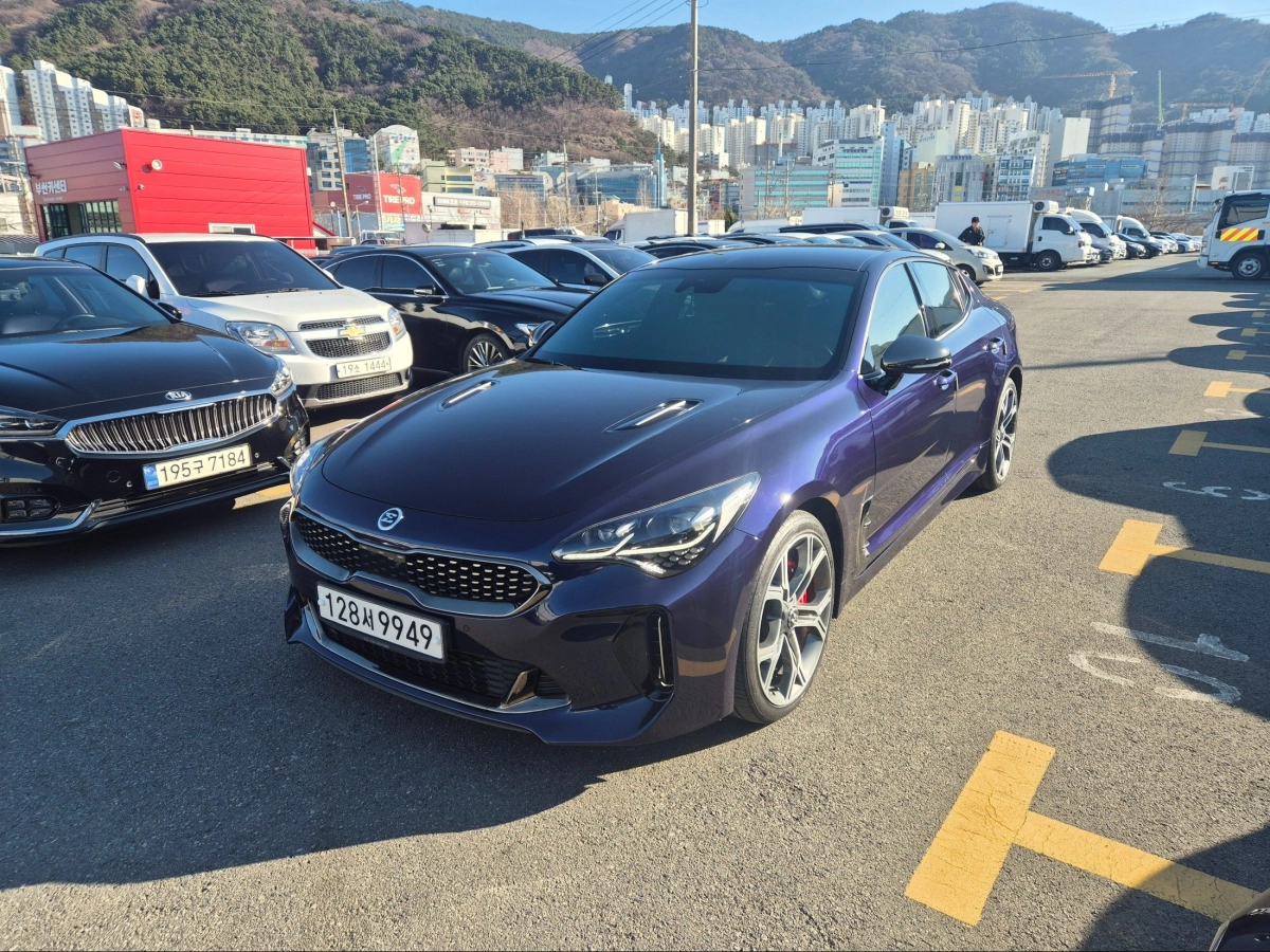KIA STINGER