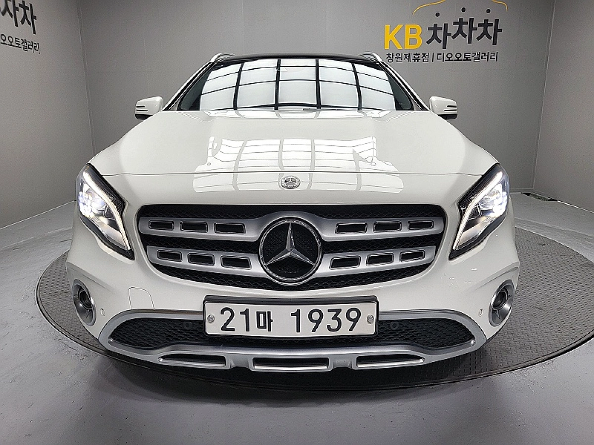 MERCEDES BENZ GLA-CLASS X156  2019