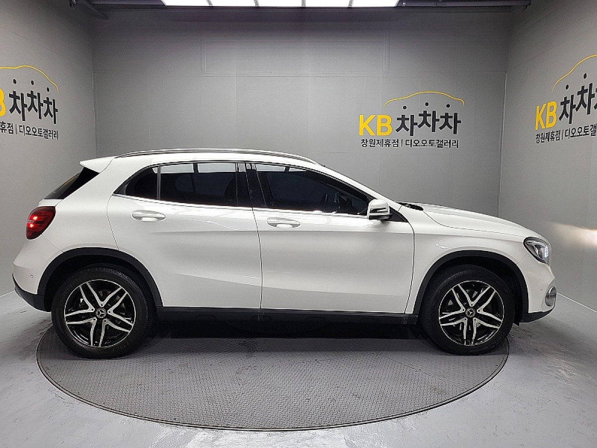 MERCEDES BENZ GLA-CLASS X156