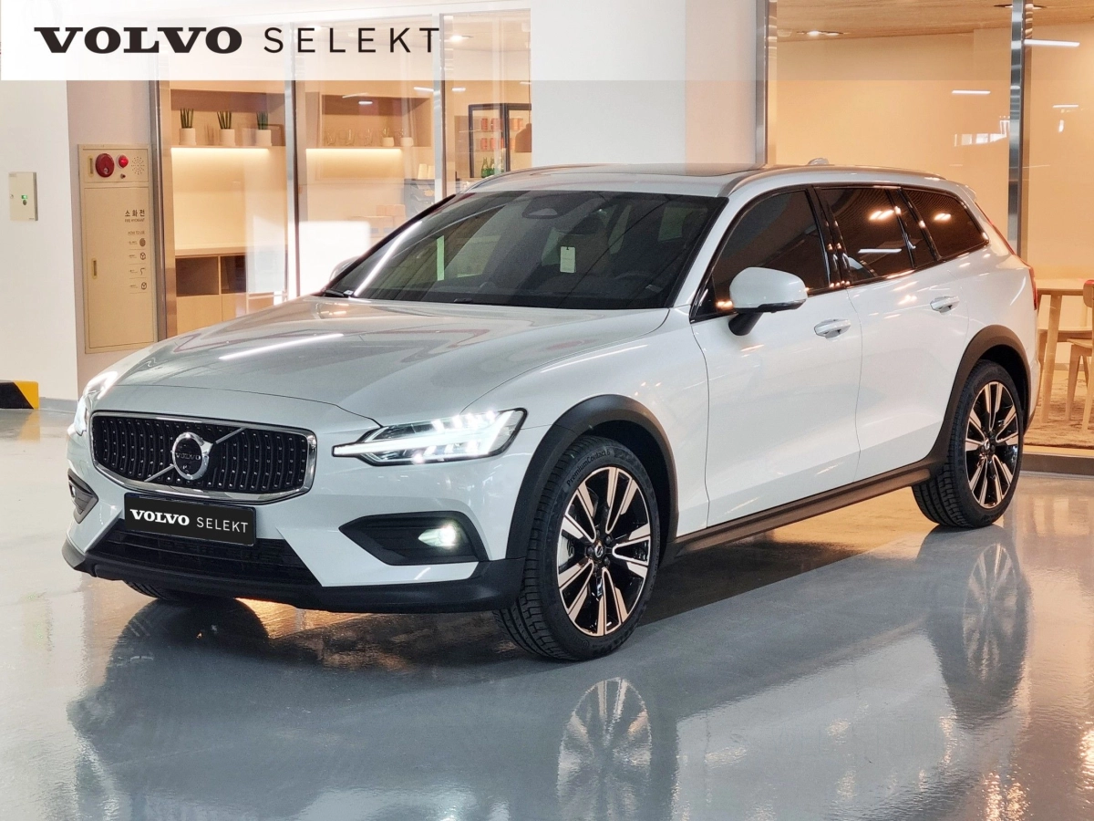 VOLVO V60 CROSS COUNTRY