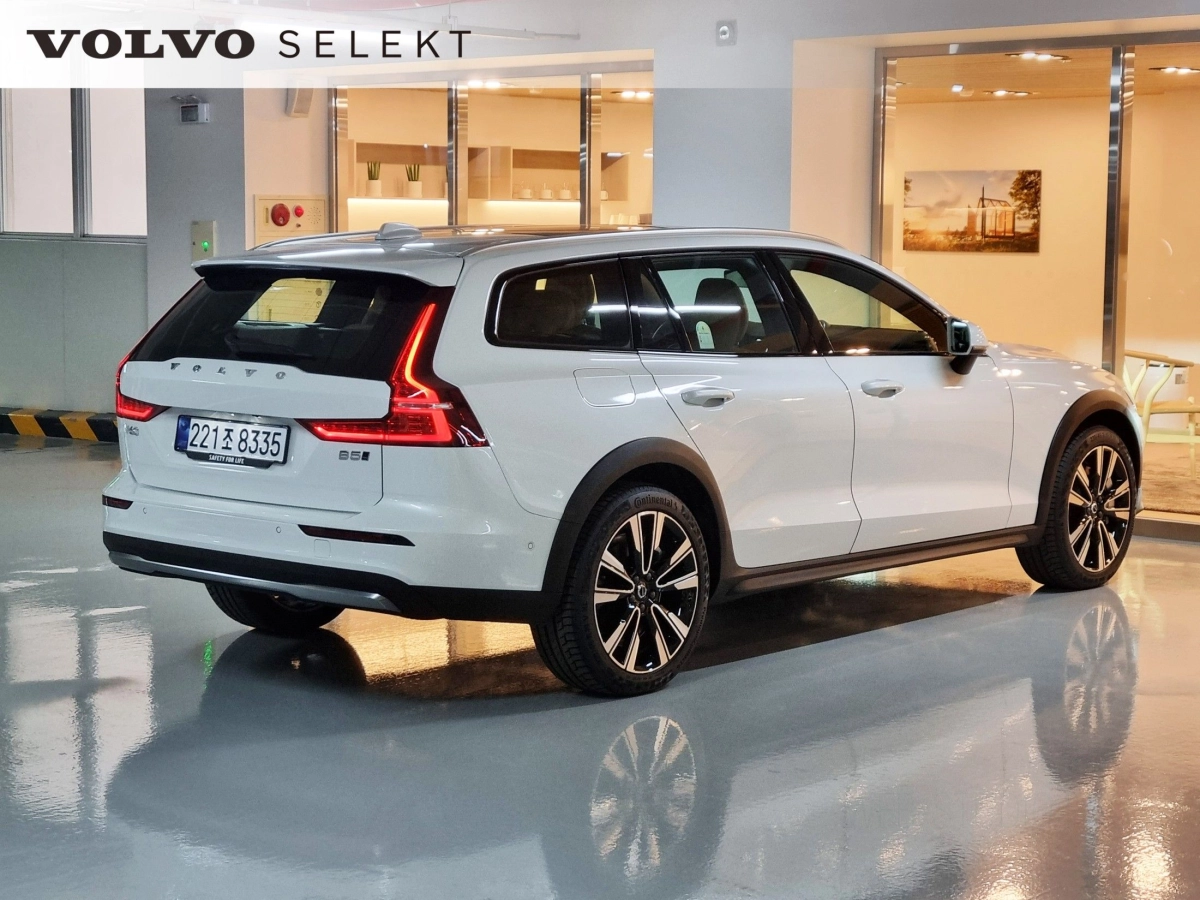 VOLVO V60 CROSS COUNTRY