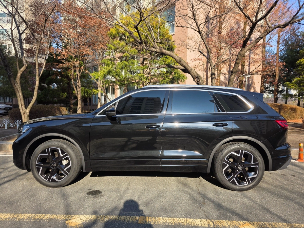 VOLKSWAGEN TOUAREG 2025