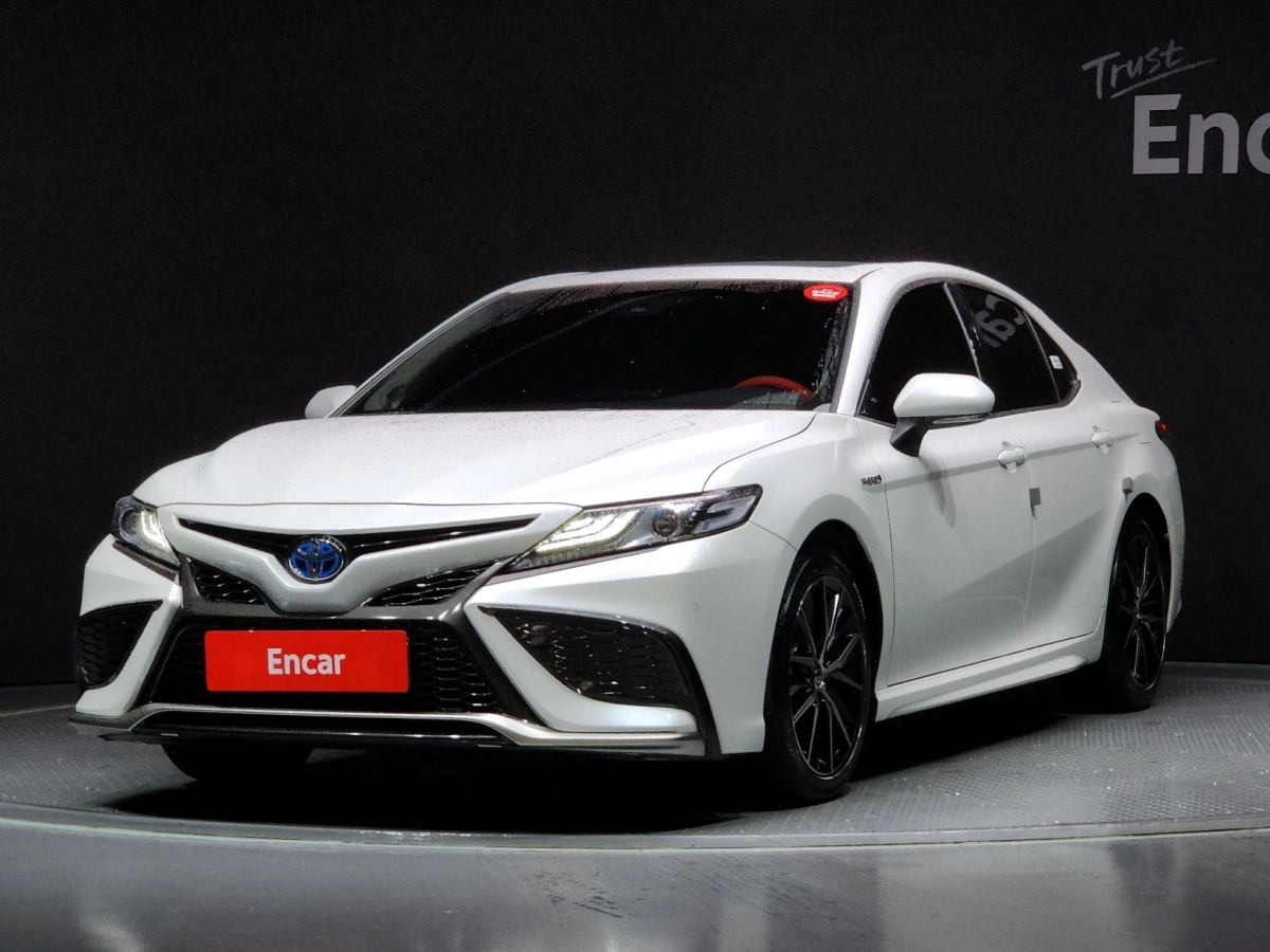 TOYOTA CAMRY XV70 2024