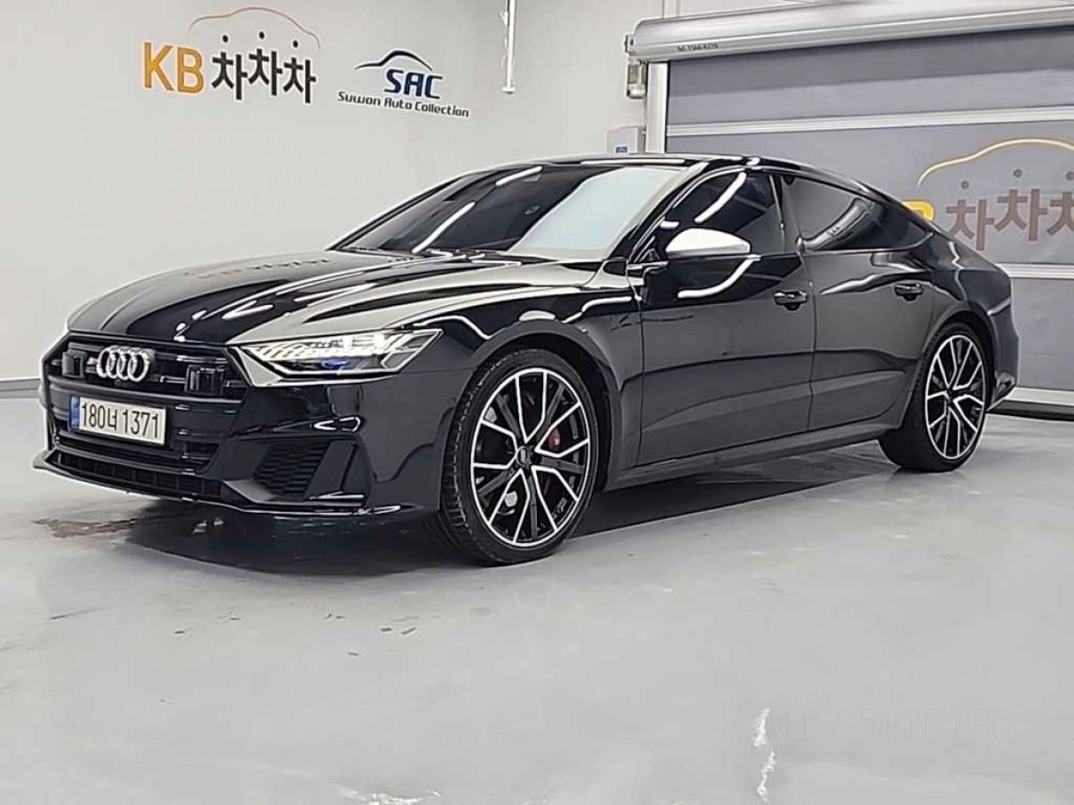 AUDI S7 4K  2020