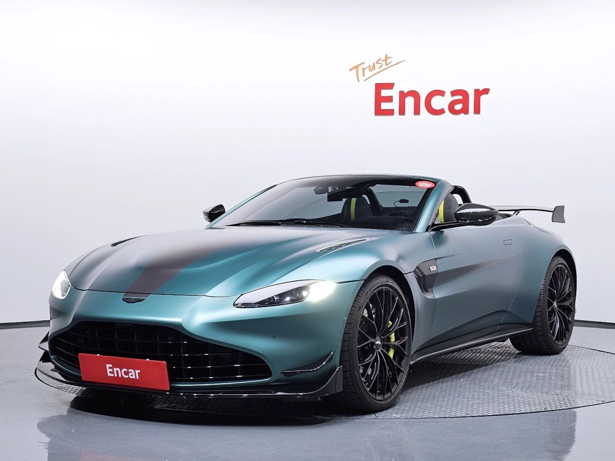 ASTON MARTIN VANTAGE  2022