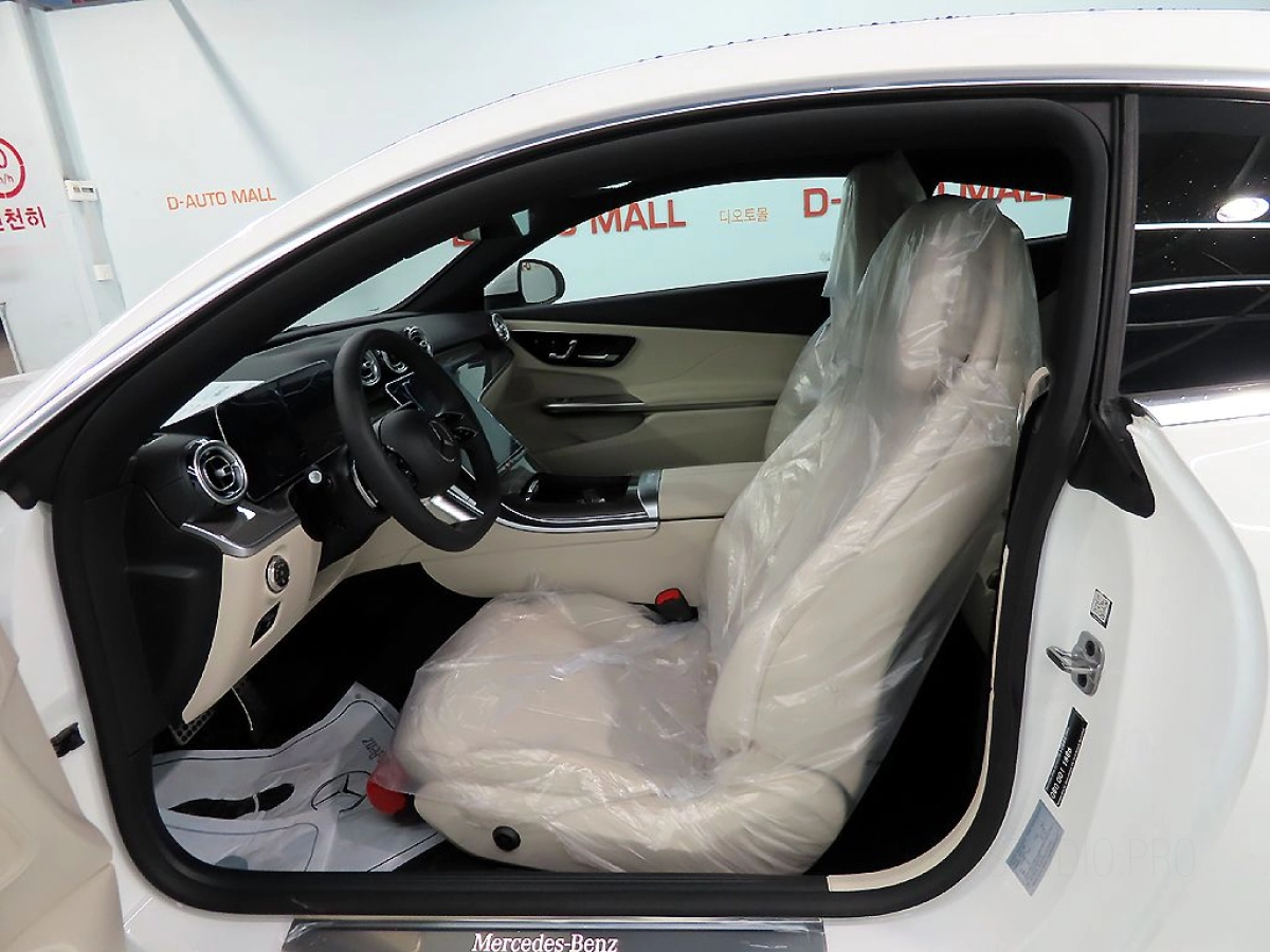 MERCEDES BENZ CLE-CLASS C236  2025