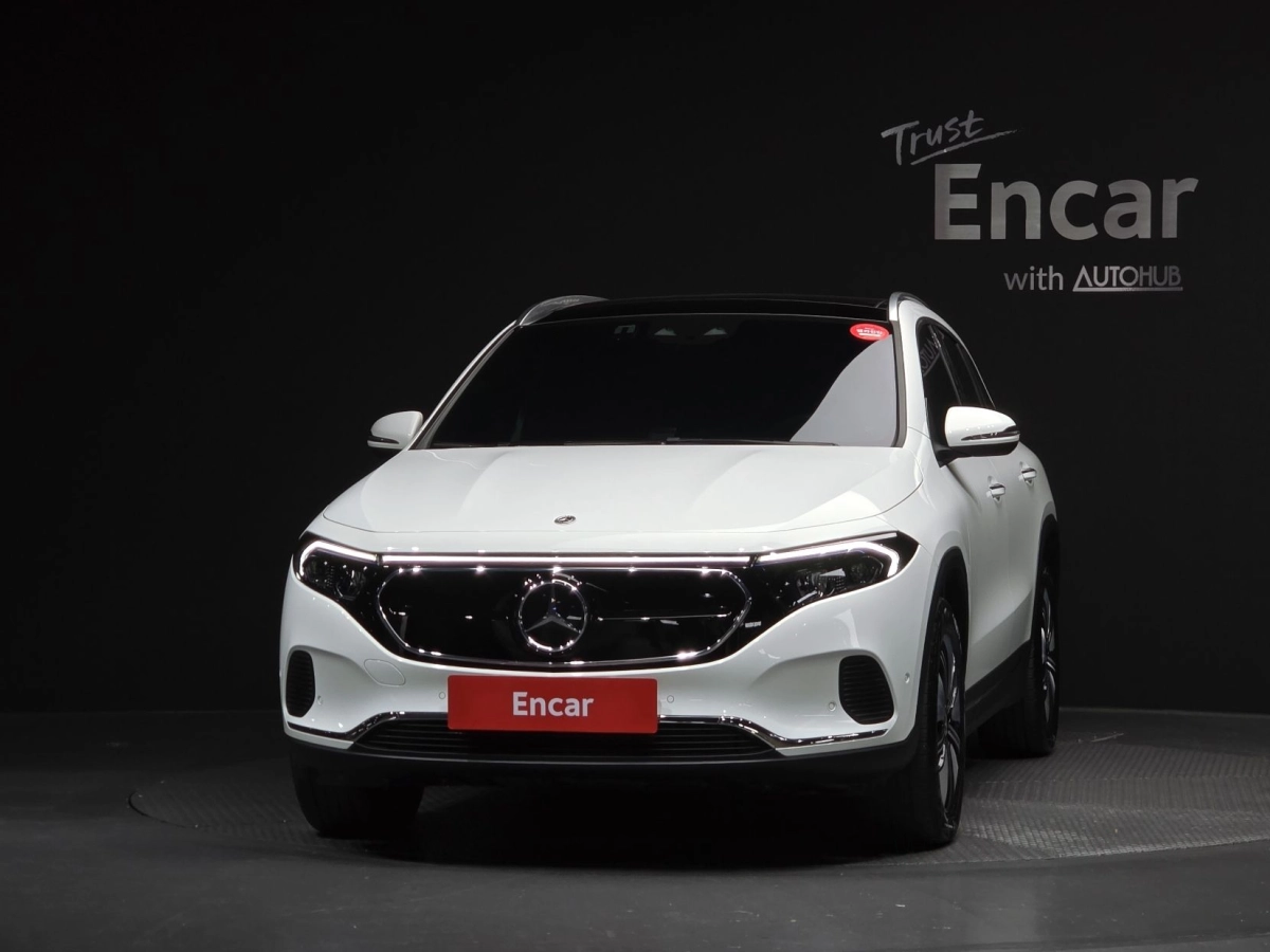 MERCEDES BENZ EQA H243