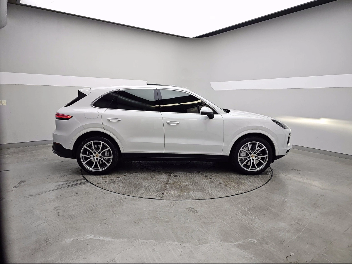 PORSCHE CAYENNE PO536