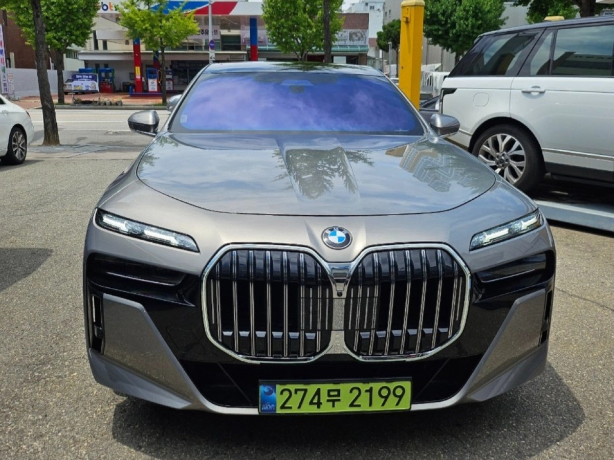 BMW 7-SERIES G70