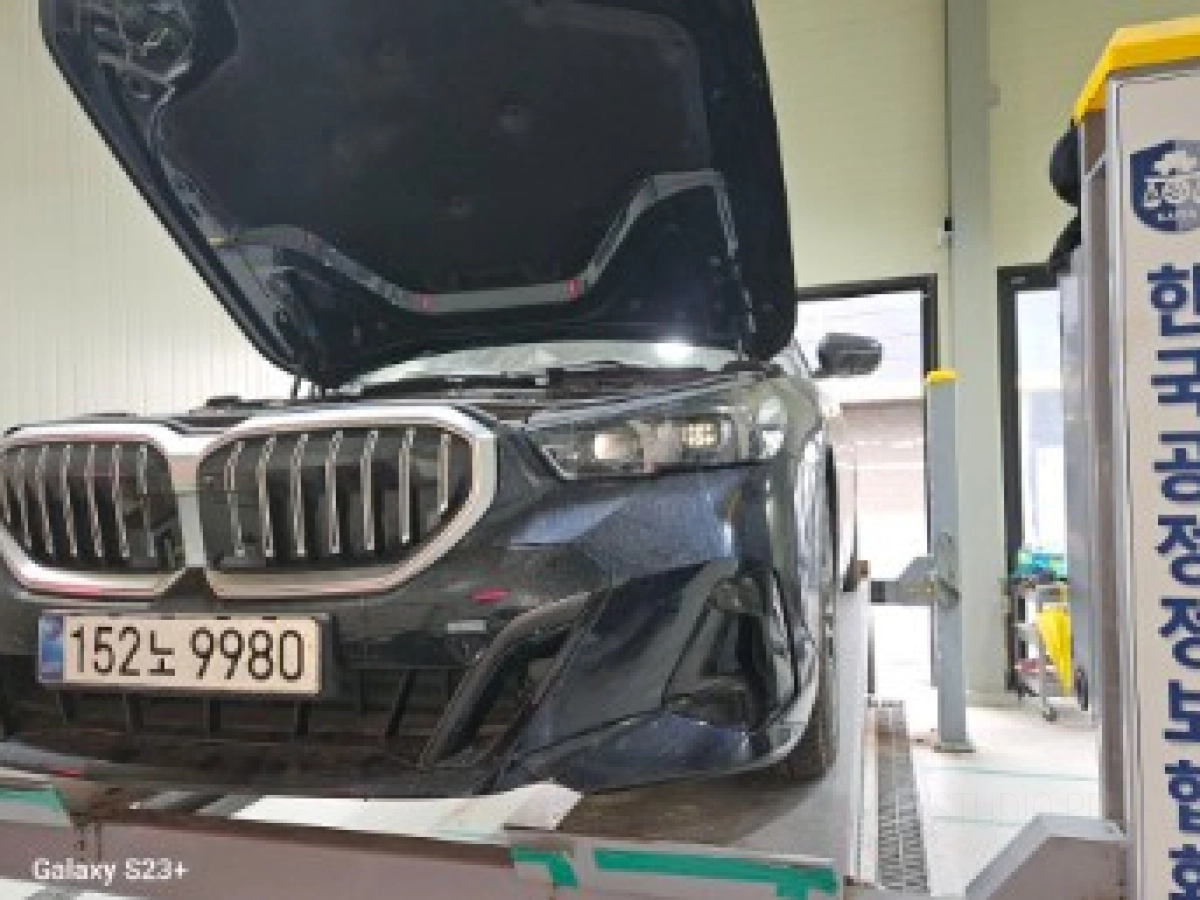 BMW 5-SERIES G60 2024