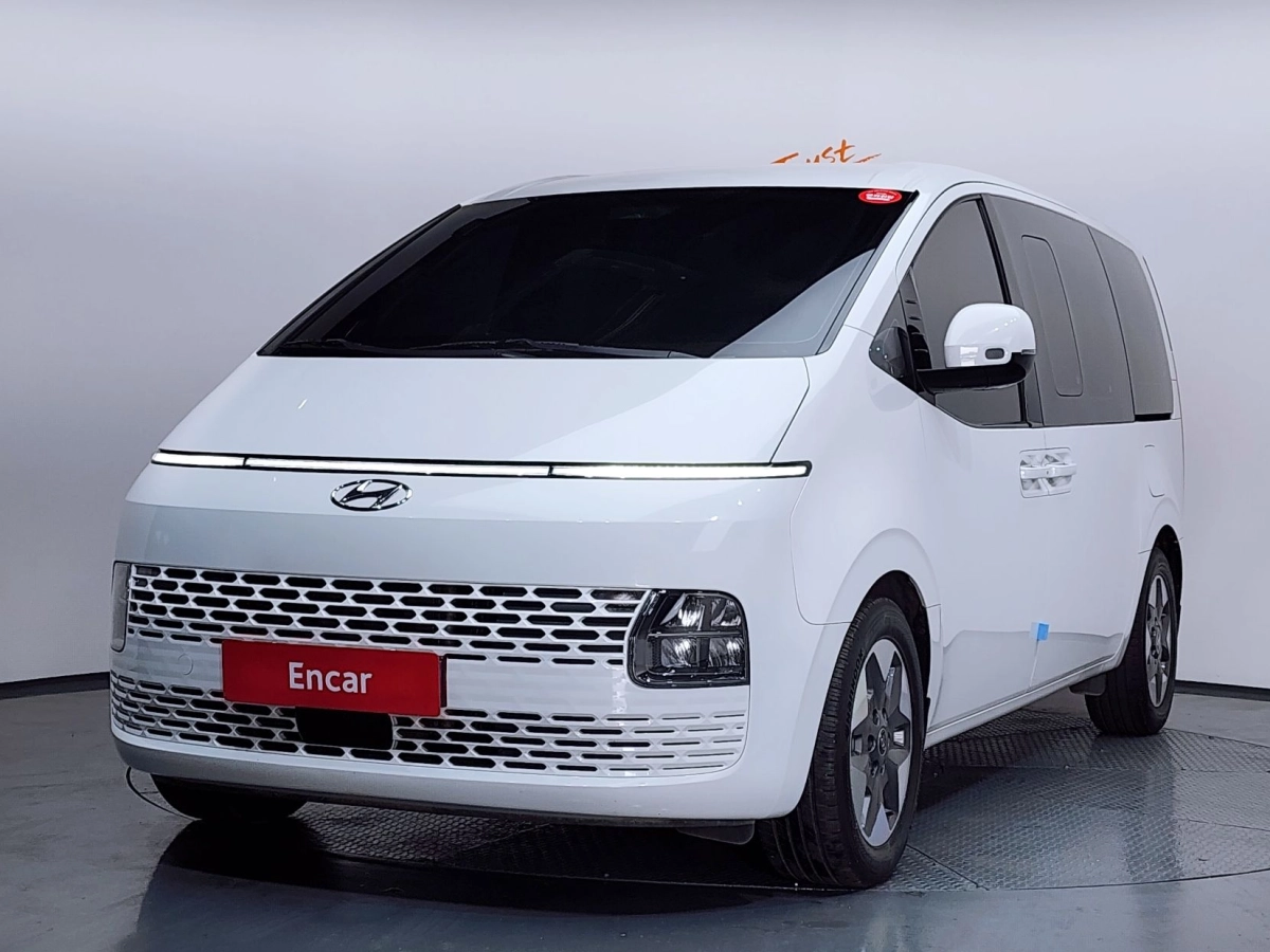 HYUNDAI STARIA 2023
