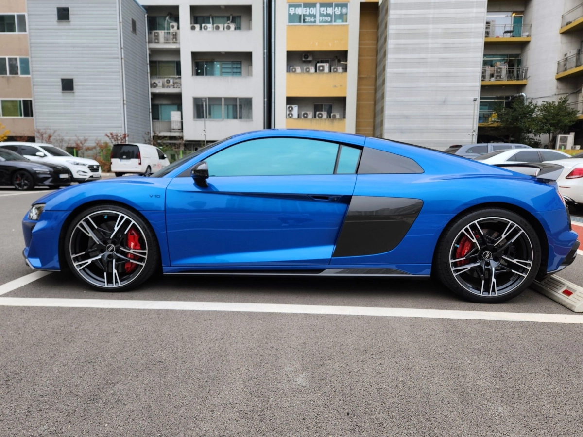 AUDI R8 4S
