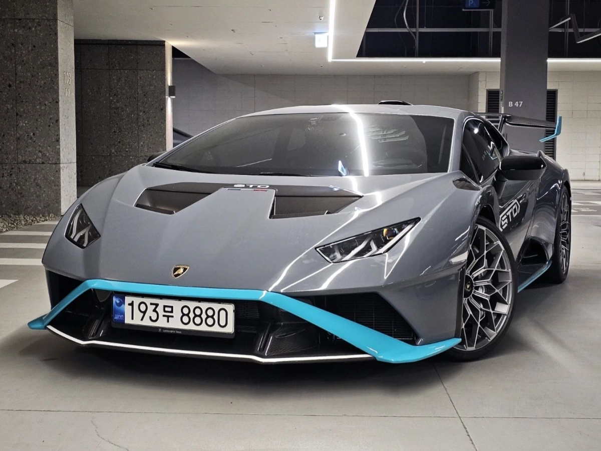 LAMBORGHINI HURACAN  2021