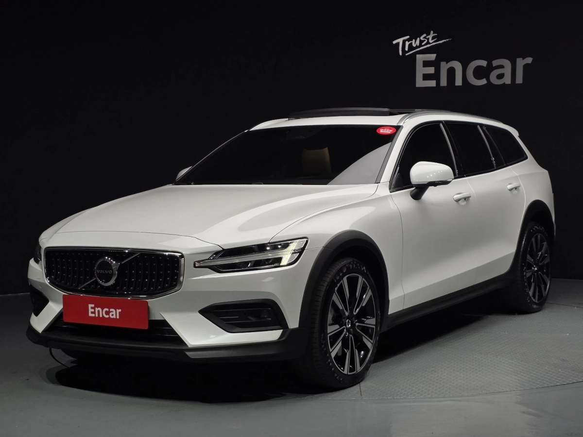 VOLVO V60 CROSS COUNTRY