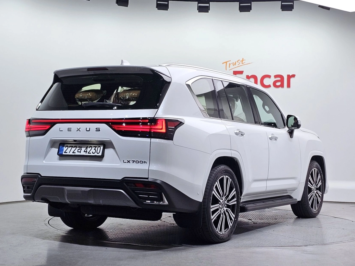 LEXUS LX