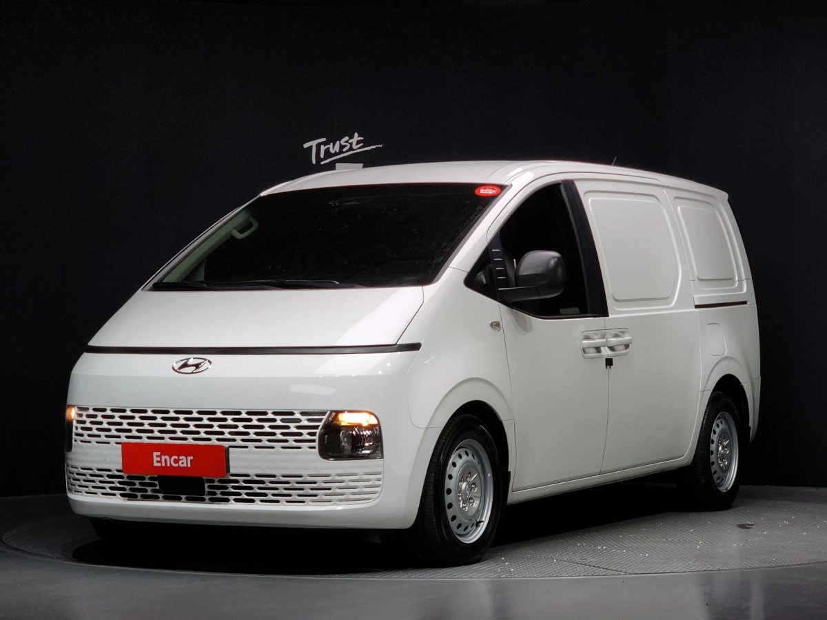 HYUNDAI STARIA  2023