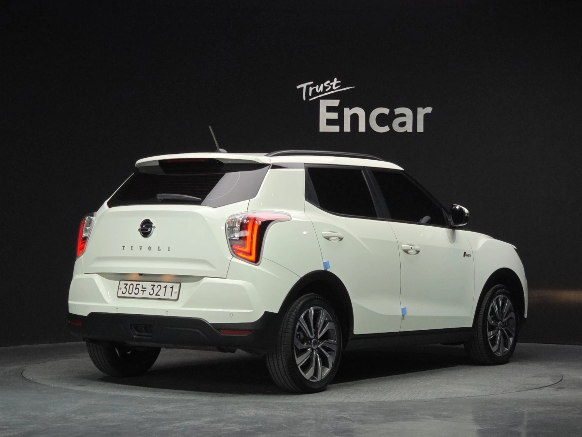 SSANGYONG TIVOLI VERY NEW