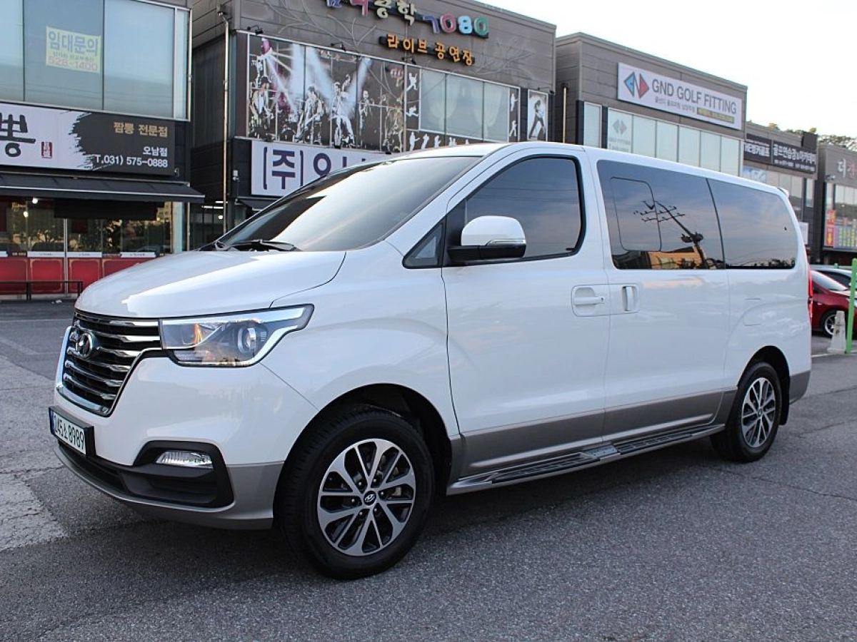 HYUNDAI STAREX GRAND  2020