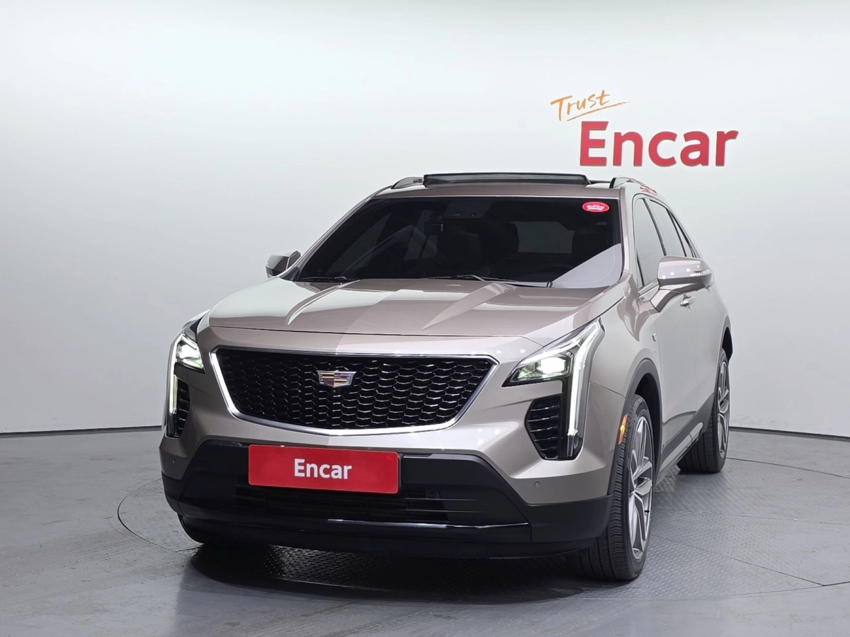 CADILLAC XT4