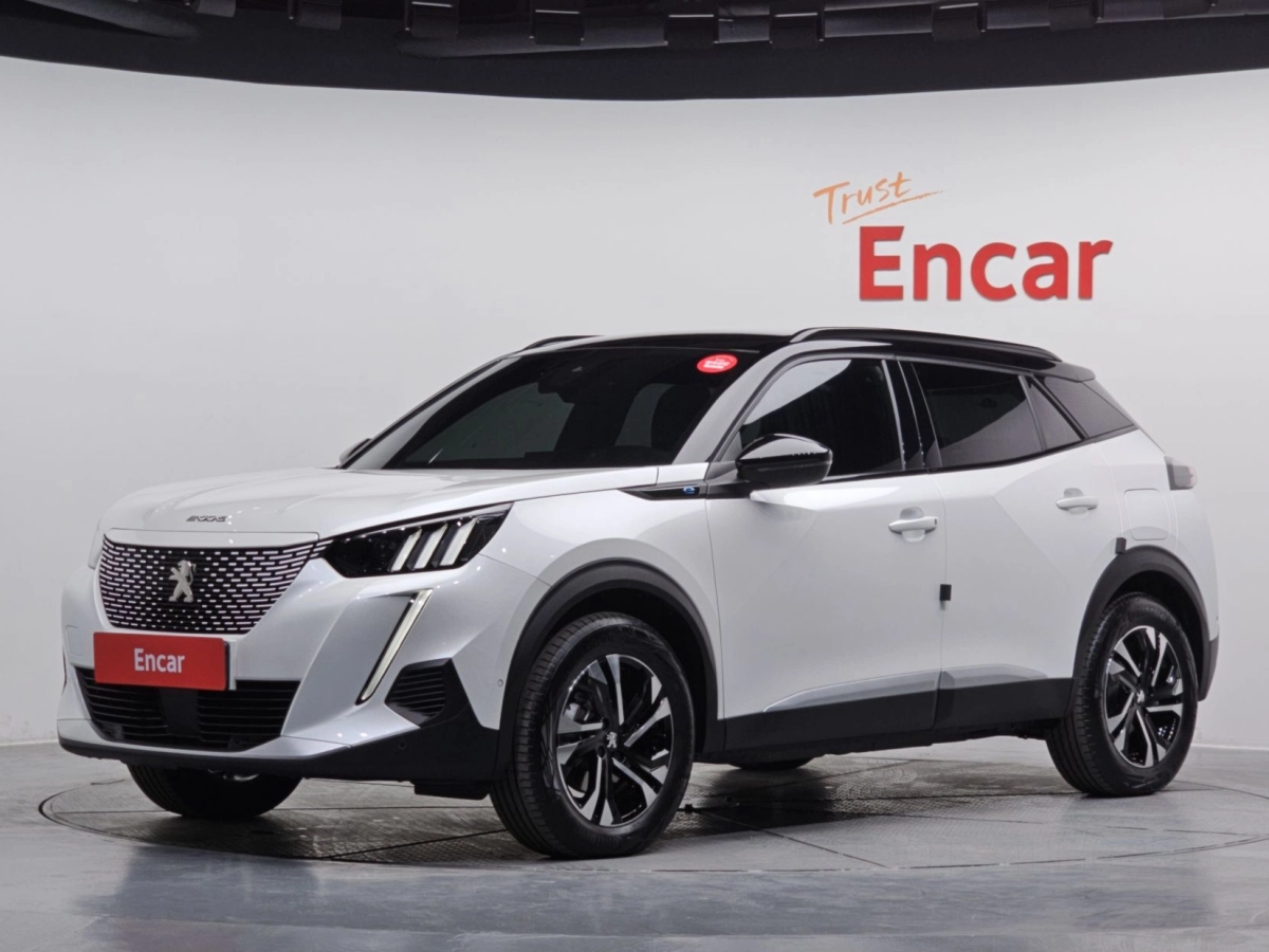 PEUGEOT E-2008  2023