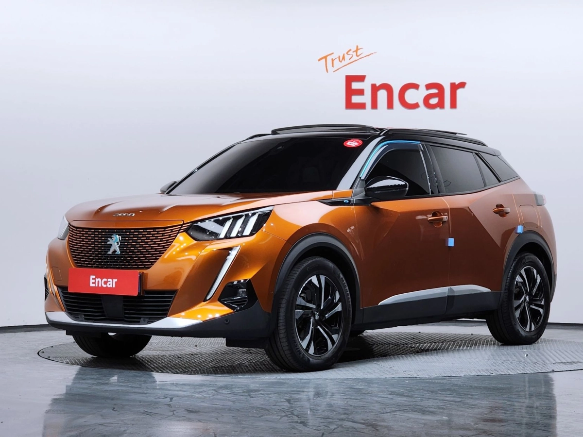 PEUGEOT E-2008  2021