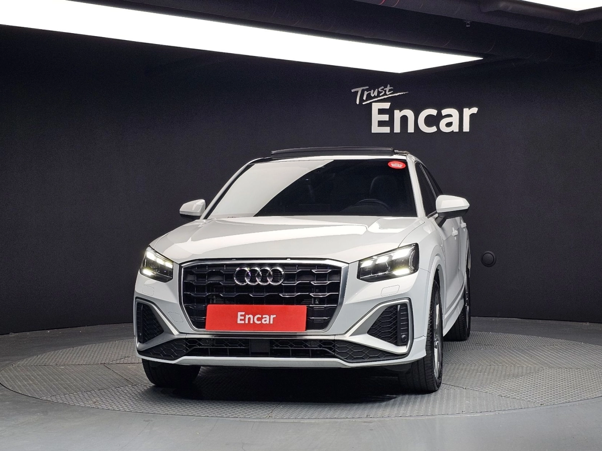 AUDI Q2