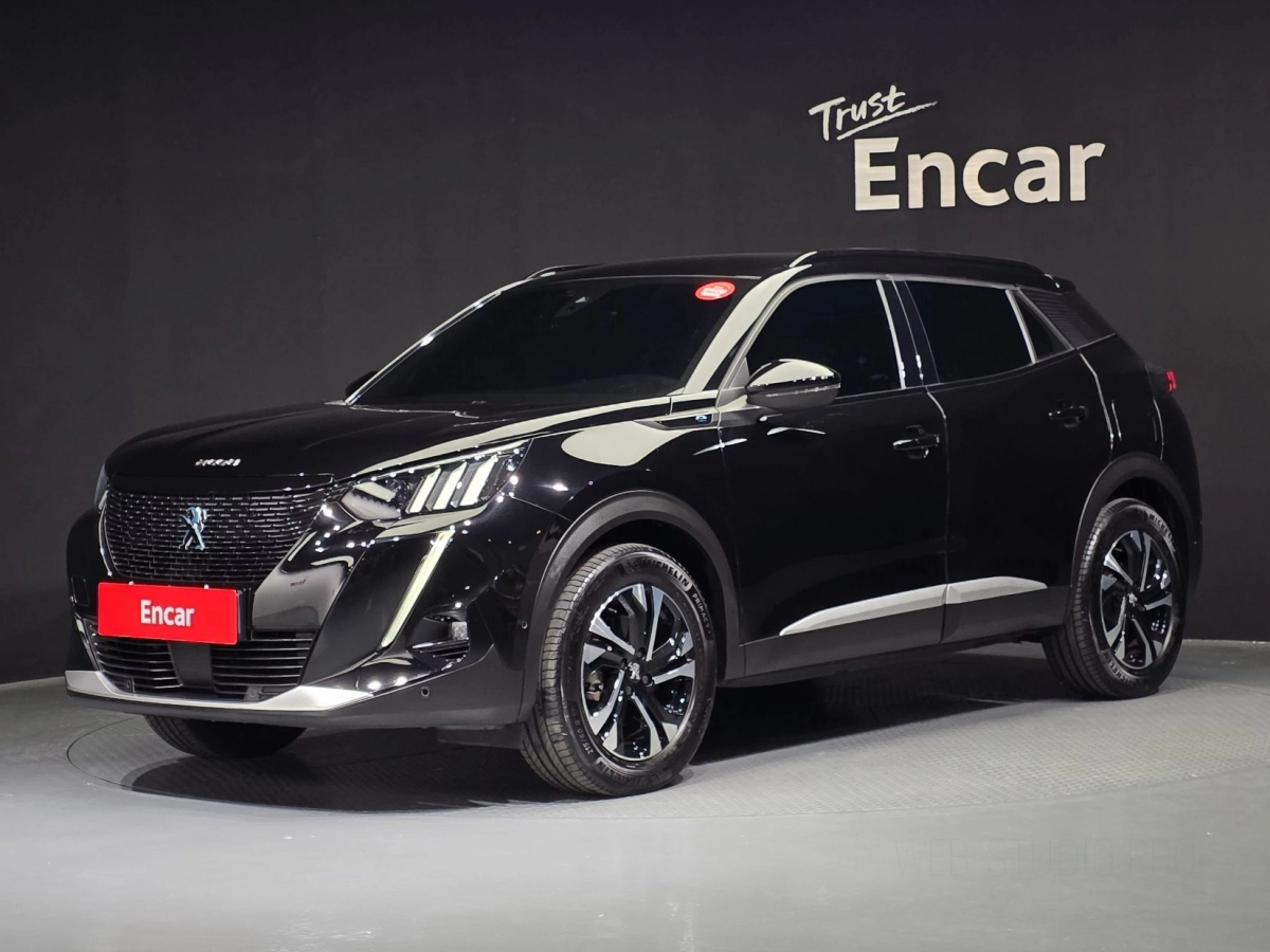 PEUGEOT E-2008  2021