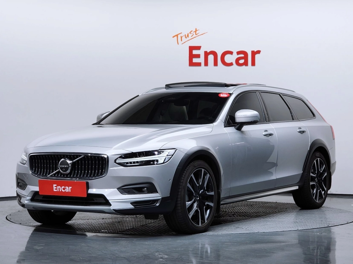 VOLVO V90 CROSS COUNTRY  2023