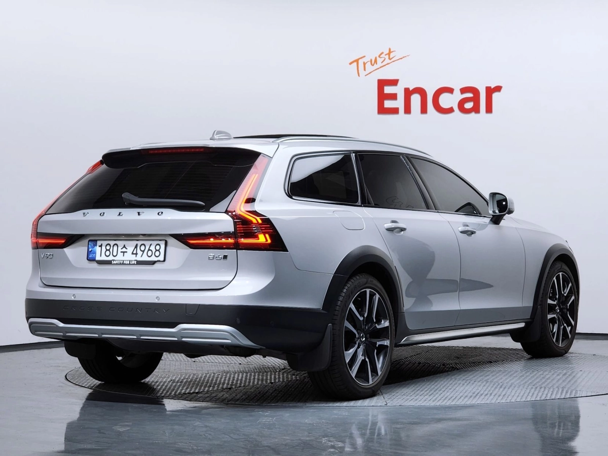 VOLVO V90 CROSS COUNTRY