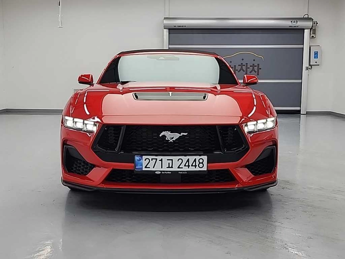 FORD MUSTANG  2025