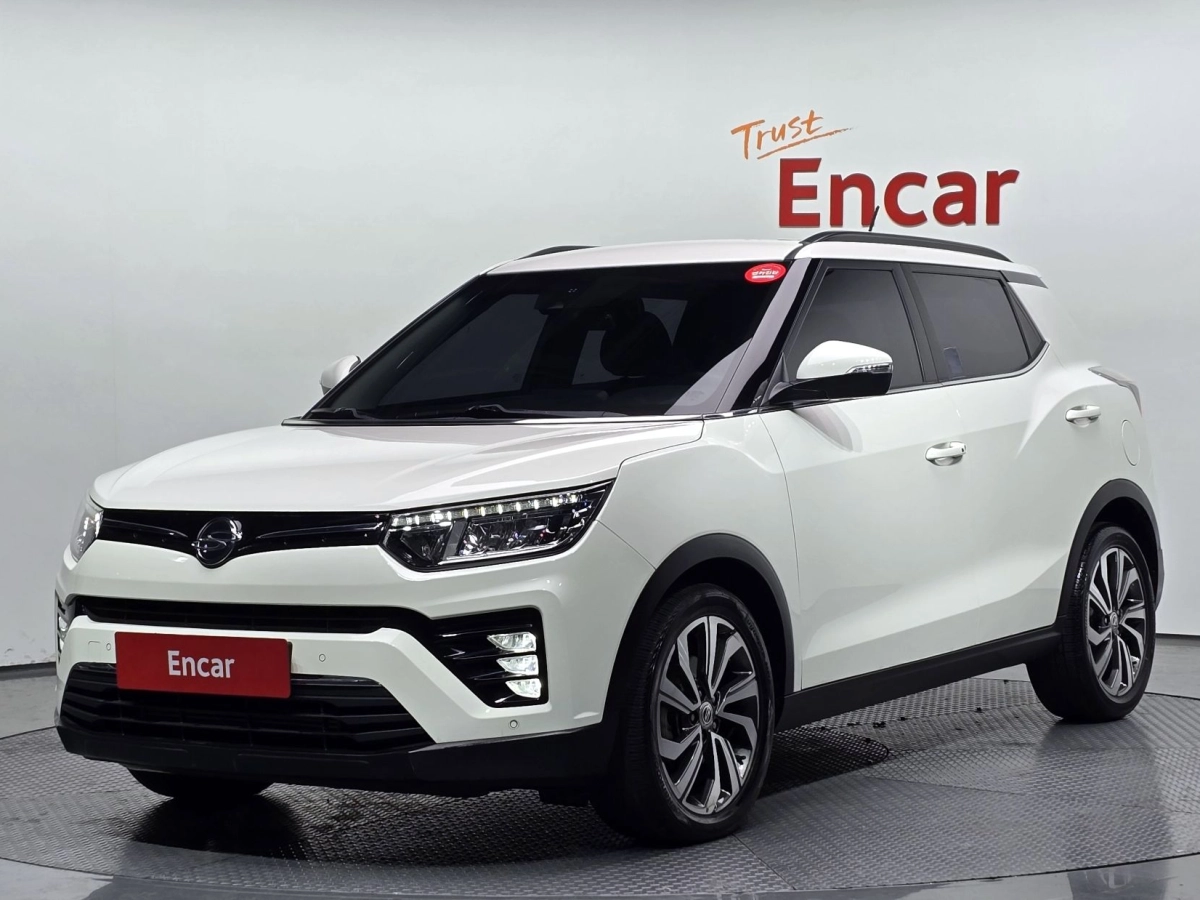 SSANGYONG TIVOLI VERY NEW